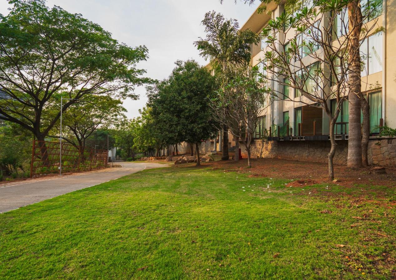 Hyatt Hyderabad Gachibowli Hotel Exterior foto